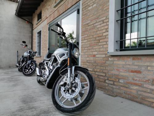 19f33ea9-2541-484e-a858-21d54dceae5a